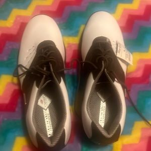 Mens golf shoes size 10. Outlast. Brand new.